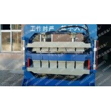 中國(guó)珍珠巖6塊板壓板機(jī)設(shè)備  凱達(dá)創(chuàng)新研發(fā)保溫板設(shè)備