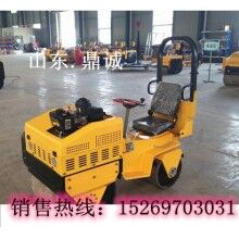 山東雙鋼輪壓路機(jī)真是好?。《φ\(chéng)牌壓路機(jī)回頭客多