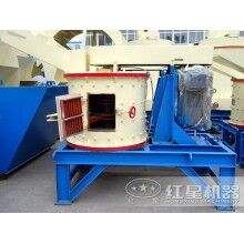 自行式沙石破碎機價格不貴，經(jīng)濟實惠ZQ82