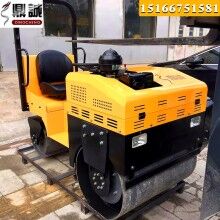 看成??！看1.5噸座駕式柴油壓路機(jī) 雙鋼輪壓路機(jī) 溝槽施工壓土機(jī)